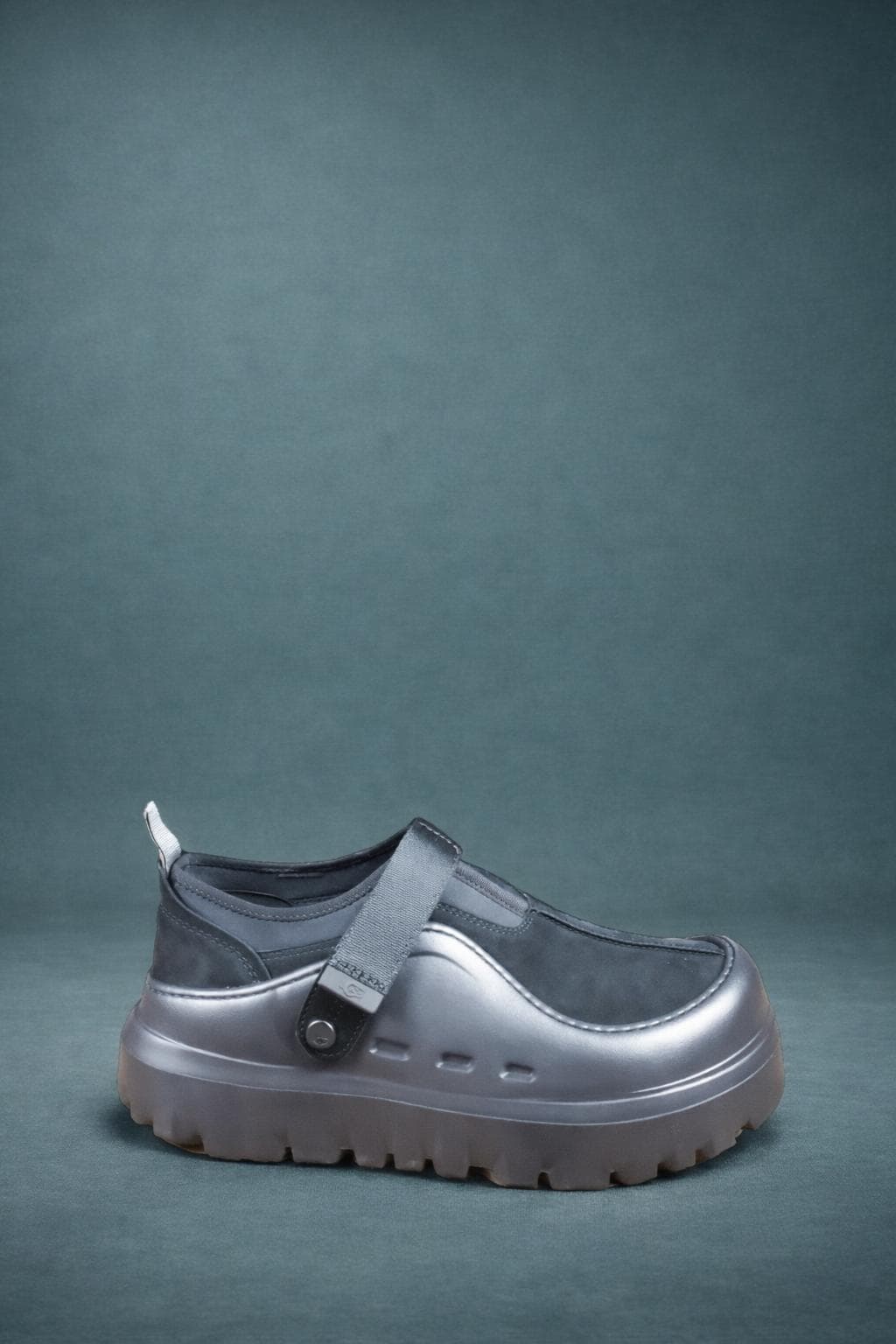 Seller-ready black shoe image created without a studio using Portrait Drop