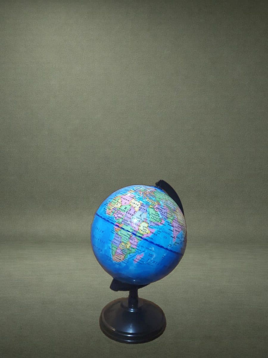 Globe product image enhanced with Portrait Drop